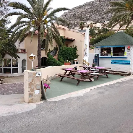 Grace,10p,seaview,pool