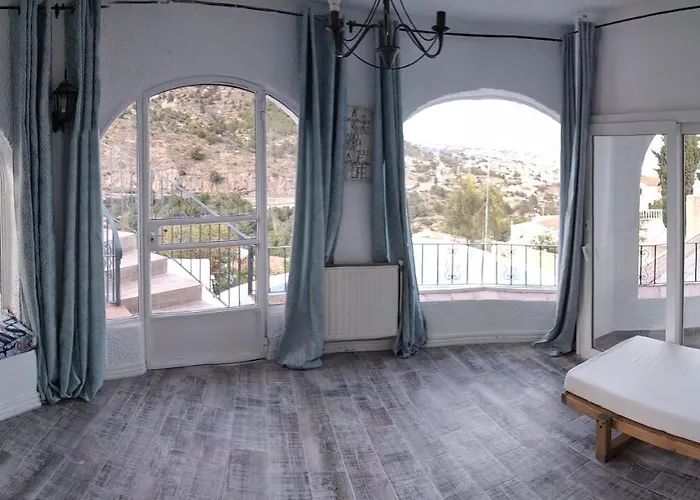 Grace,10p,seaview,pool 칼페