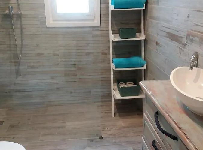 Willa Grace,10p,seaview,pool *