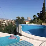Grace,10p,seaview,pool